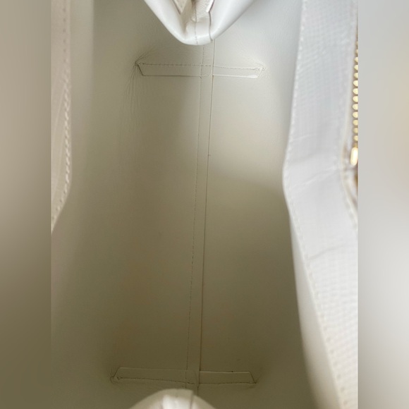 Mansur Gavriel Calfskin Lizard Embossed M Frame Bag White - Picture 6 of 9